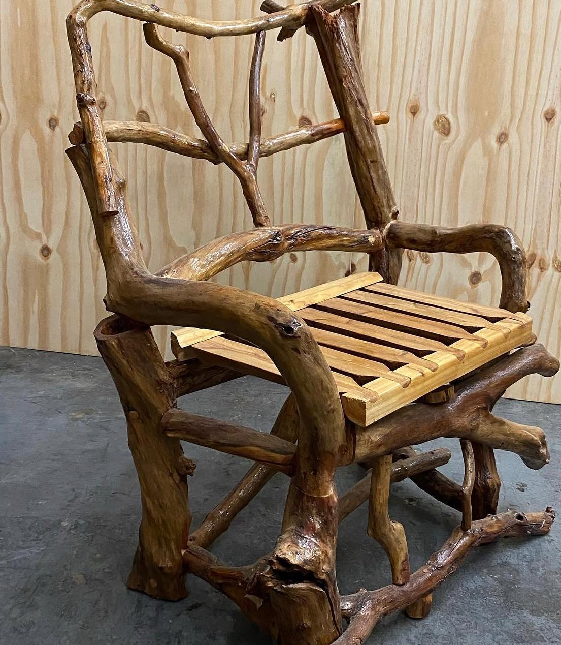 Handmade wooden piece by Vasojo